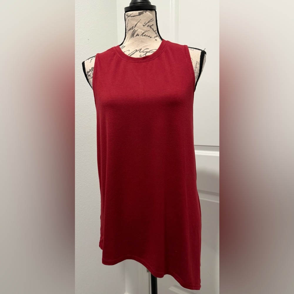 Vintage Avia Women's Sleeveless High Low Crew Neck Muscle Tee w/Side Split Hem